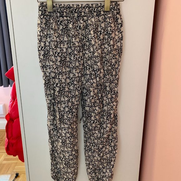 Floral Tapered Pants - Picture 6 of 6